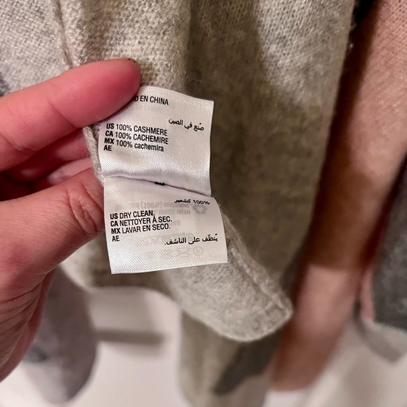 Charter Club Luxury 100% Cashmier One Size Gray Pink Shawl. - Picture 7 of 8